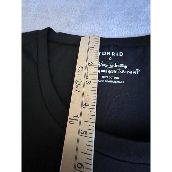 Torrid 0 Skull Christmas Lights Graphic T-Shirt Women's Size 12 Black NWT - Picture 7 of 11